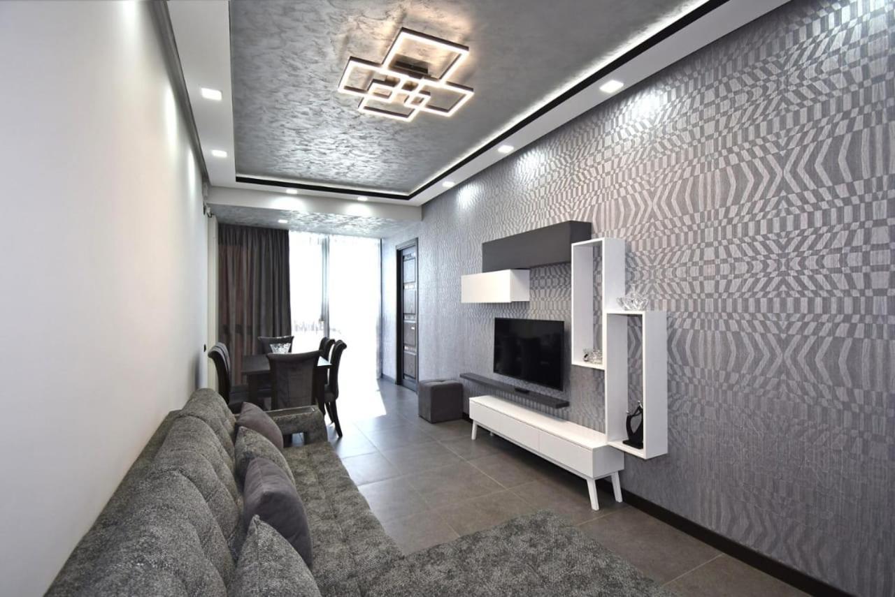 Luxuary 2Bedroom 2 Bathroom Apartment With Jacuzzi يريفان المظهر الخارجي الصورة