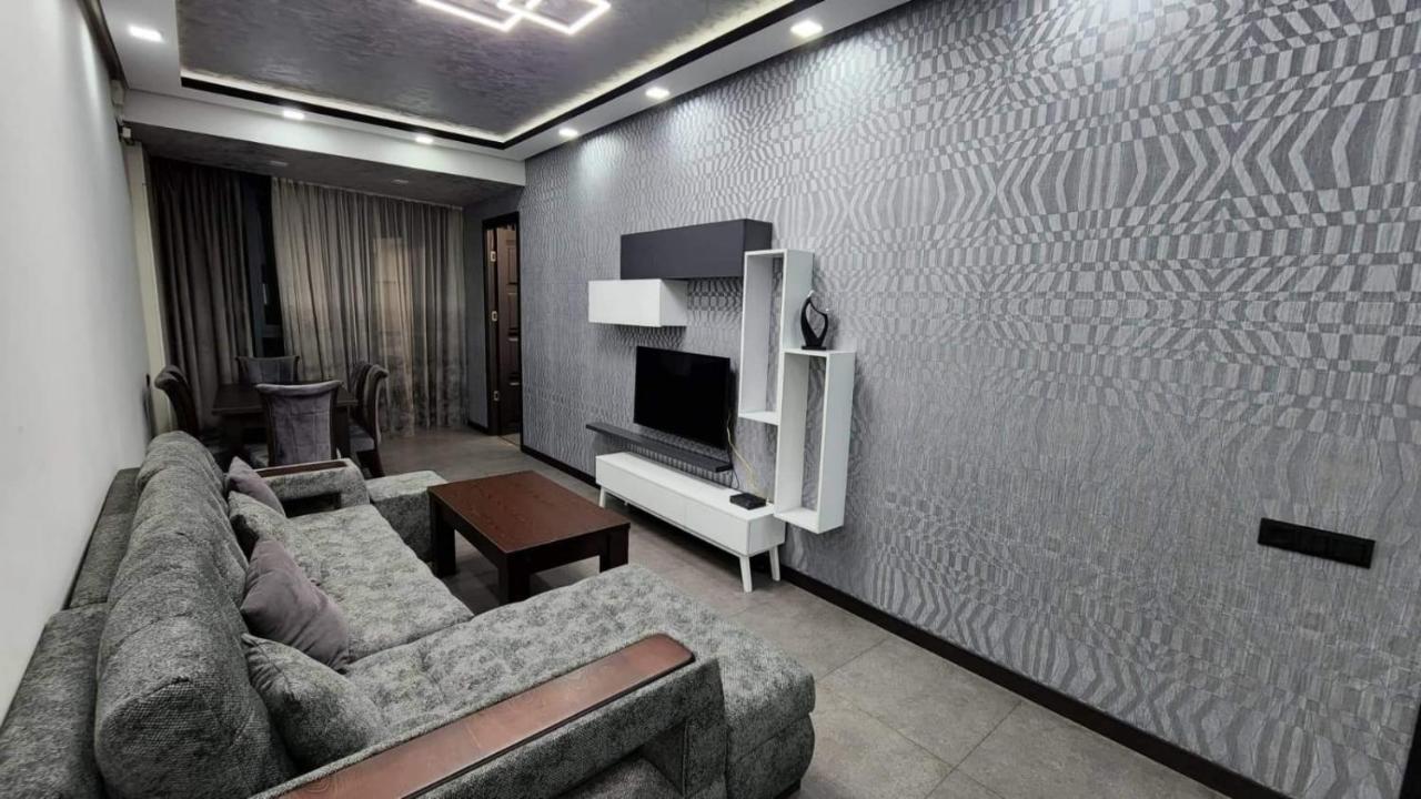 Luxuary 2Bedroom 2 Bathroom Apartment With Jacuzzi يريفان المظهر الخارجي الصورة