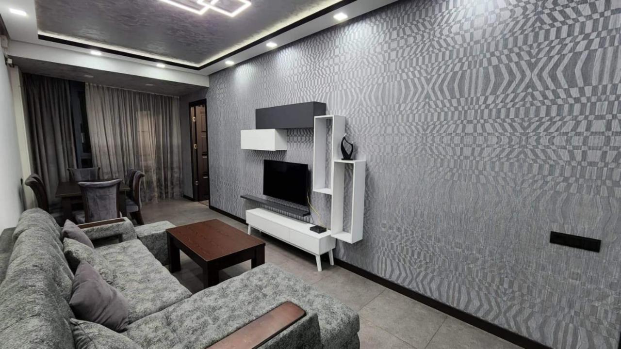 Luxuary 2Bedroom 2 Bathroom Apartment With Jacuzzi يريفان المظهر الخارجي الصورة
